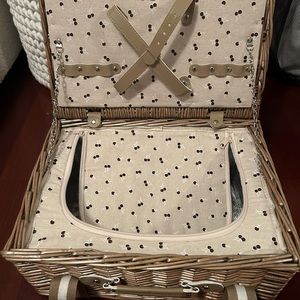 Picnic basket
